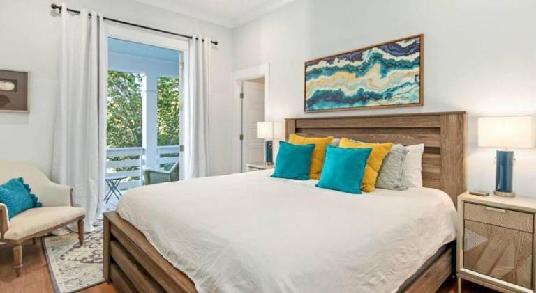 Shem Creek House- 5 Mins to Dtwn & Beach Hot Tub — photo 2