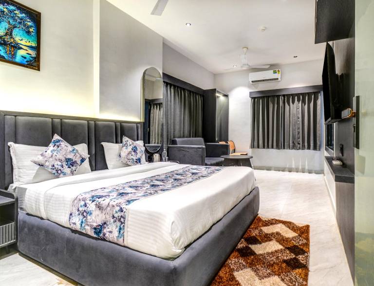 Hotel Royal Ican in Ahmedabad