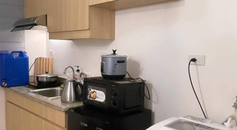 Serviced apartment with patio & yard — photo 4