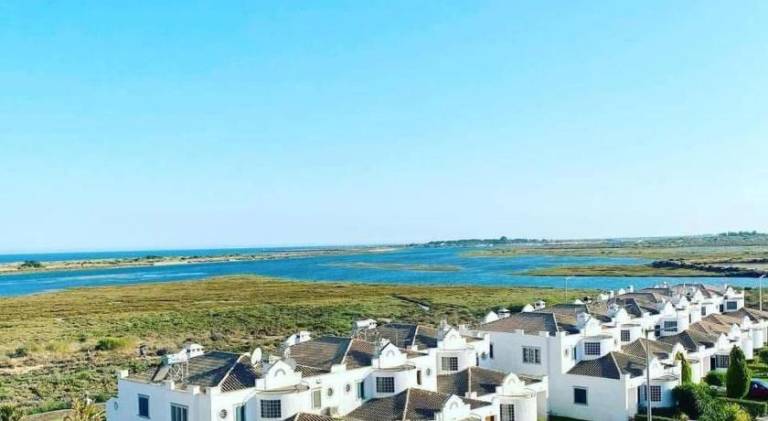 Fully equipped house with private pool, terrace & hot tub | Perfect for remote work | Pets allowed in Tavira