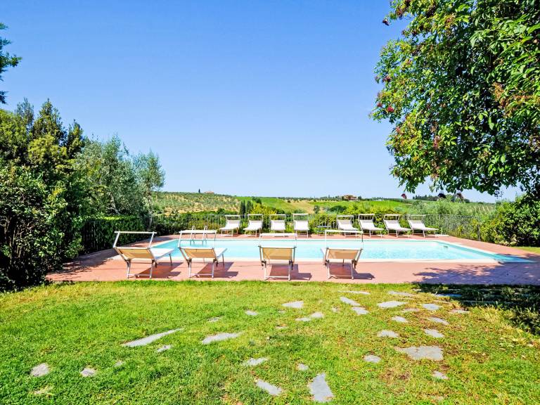 Fully equipped wonderful house with barbeque, yard & patio | Pet-friendly — photo 2