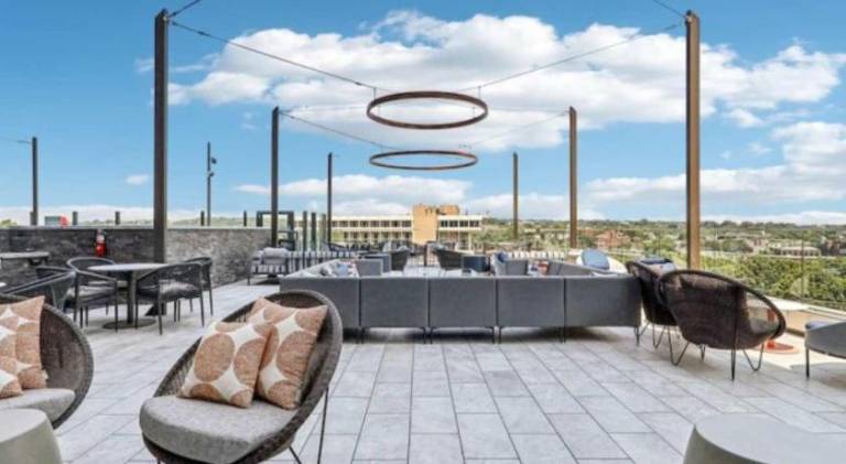 Sojourn Rosslyn Gym Pool Rooftop & Free Parking — photo 4
