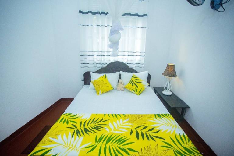 Villa with garden — photo 2
