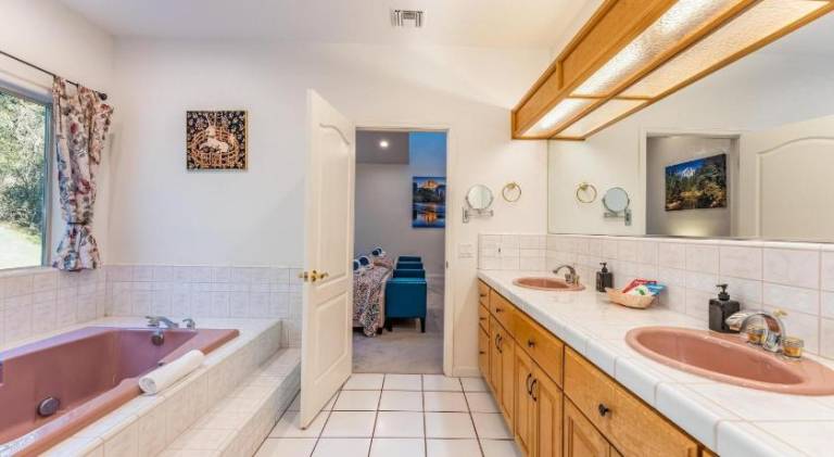 House with sauna & jacuzzi — photo 2