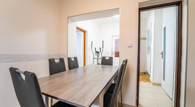 Rental apartment with 3 rooms for 7 persons — photo 4