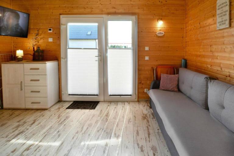 Family-friendly vacation home with patio, barbecue & yard | Close to the beach | Pets are welcome — photo 3