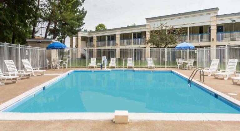 Days Inn by Wyndham Fredericksburg North — photo 2