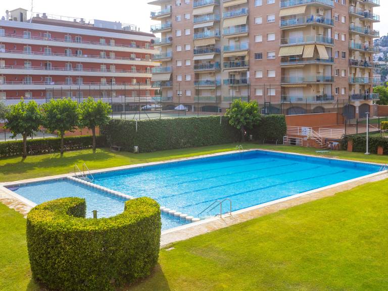 Apartment with garden & pool — photo 2
