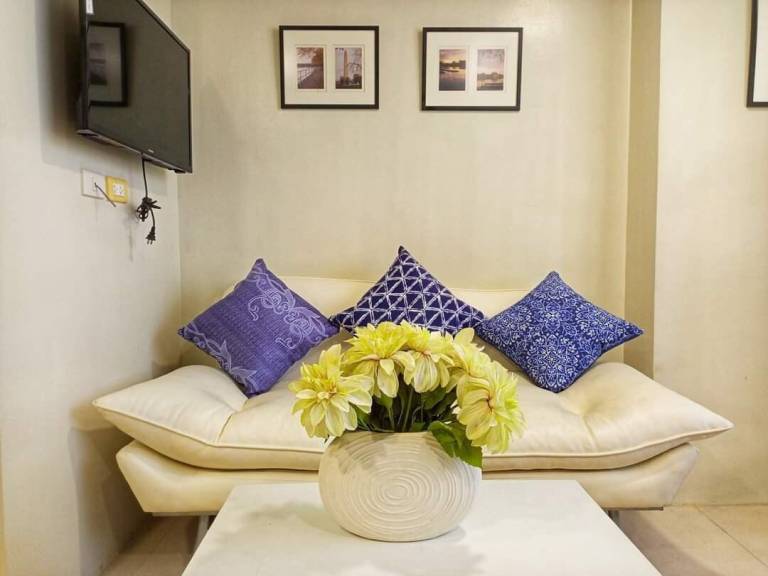 Apartment with pool | Dogs allowed in Quezon City