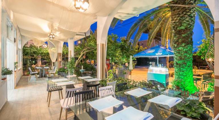 Pleasant serviced apartment with patio, pool & garden | Beach nearby | Pet-friendly — photo 4