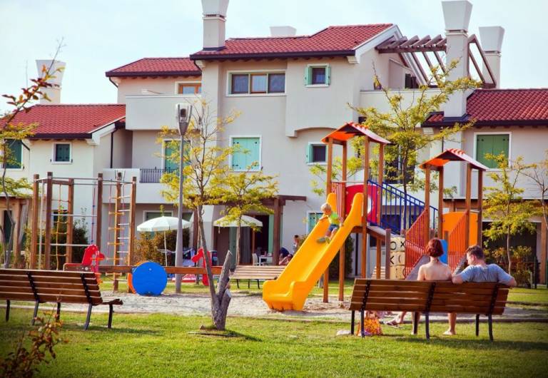 Family-friendly nice rental apartment with pool & terrace | Beach nearby | Dogs allowed — photo 3