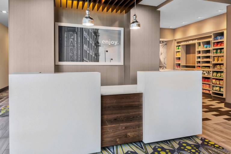 Hampton Inn & Suites Los Angeles/Hollywood — photo 5