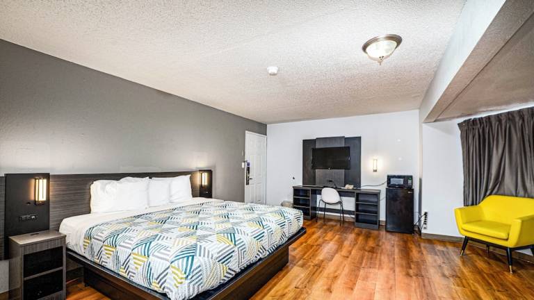 Motel  Glastonbury Center