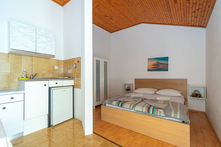 Studio flat near beach Mandre, Pag (AS-4101-c) — photo 5