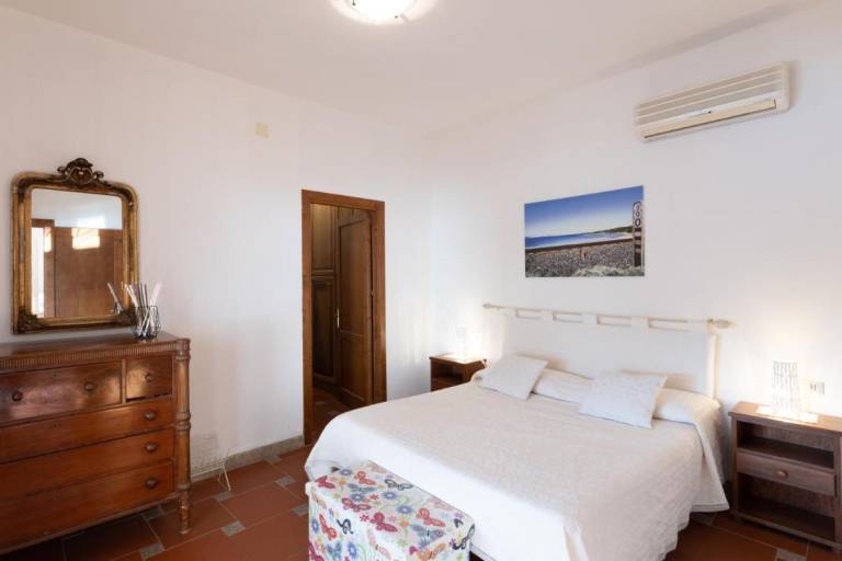 Holiday apartment with pool, terrace & yard in Golfo Aranci