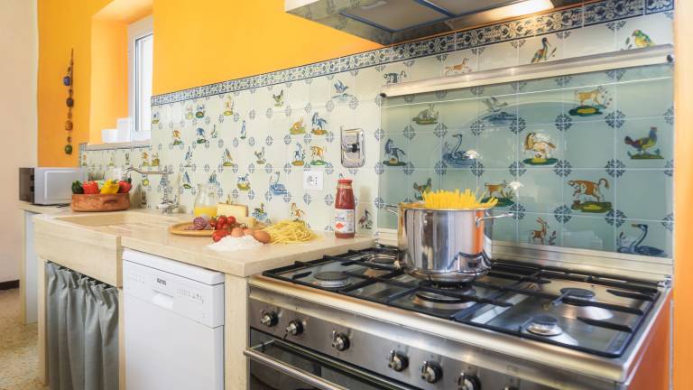 Children-friendly villa with terrace, grill & private pool | Garden view | Perfect for remote work | Pets are welcome — photo 5
