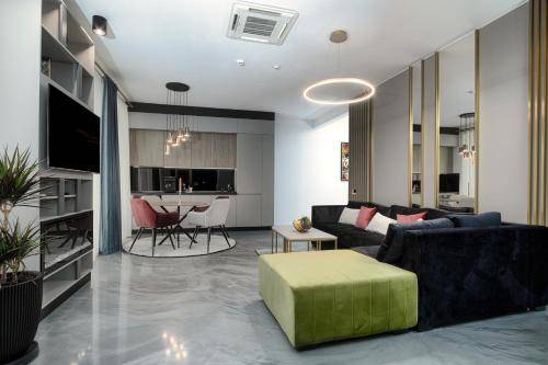 uka Mamaia-Sat
