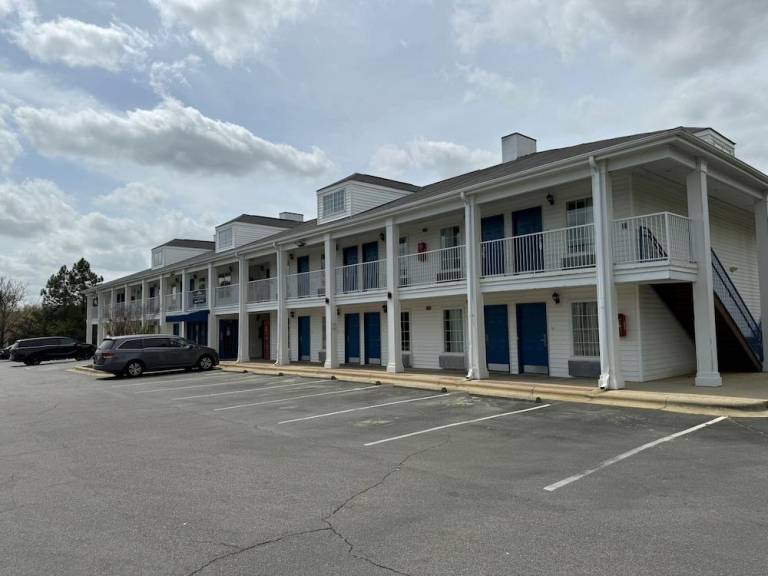 Brentwood Inn & Suites — photo 5