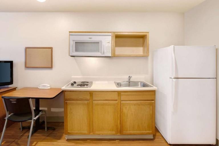WoodSpring Suites Lake Charles — photo 2
