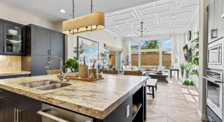 Fully equipped vacation home with garden, hot tub & private pool | Perfect for remote work | Pets allowed — photo 3