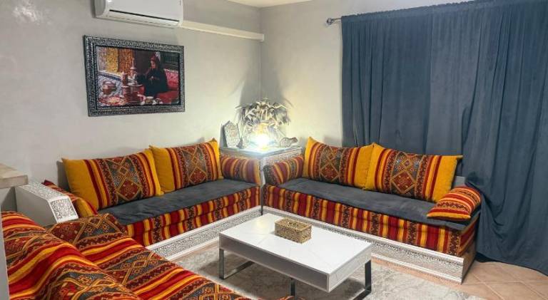 House with 1 room for 5 persons in Troyes