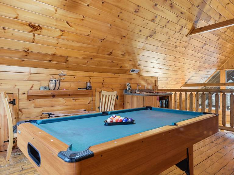 Hot Tub Fire Pit Secluded Pet Friendly Pool Table — photo 3