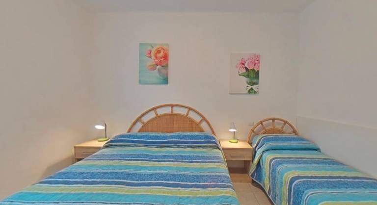 Holiday apartment with yard | Garden view — photo 4