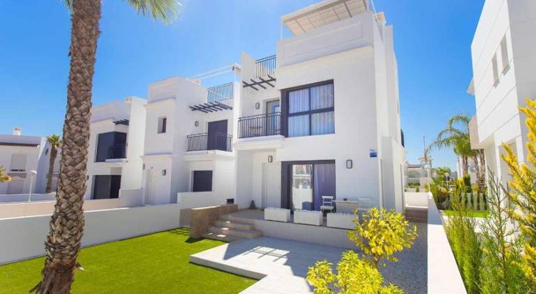 120 m&sup2; Villa