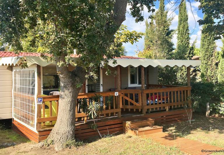Chalet with patio, pool & garden in Viareggio