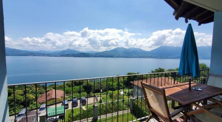 Serviced apartment with terrace, yard & pool — photo 4