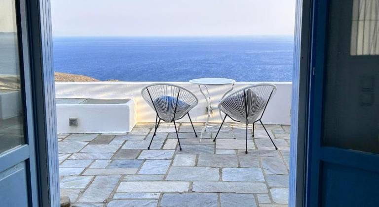 House with patio — photo 4