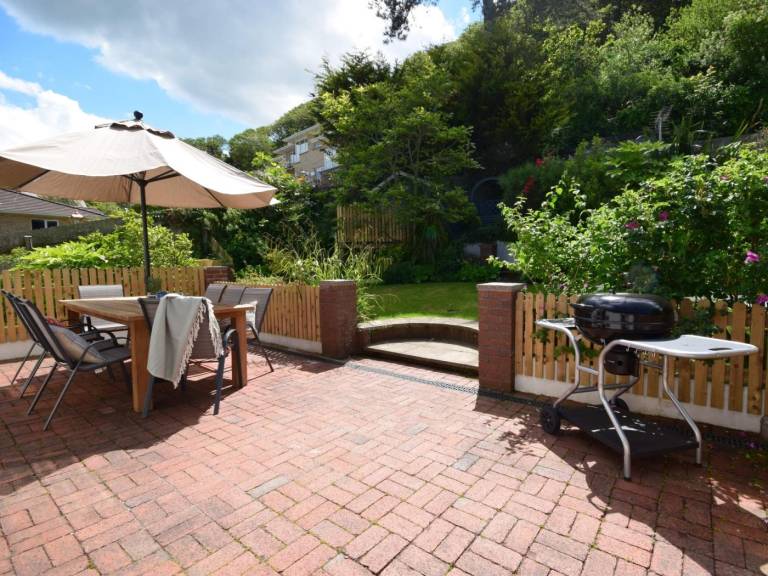 Fully equipped house with yard & jacuzzi | Water view | Pets are welcome — photo 3