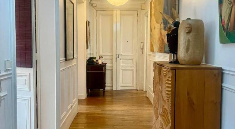 Fully equipped spacious rental apartment | Next to Arc de Triomphe | Suitable for remote work | Dogs allowed — photo 4