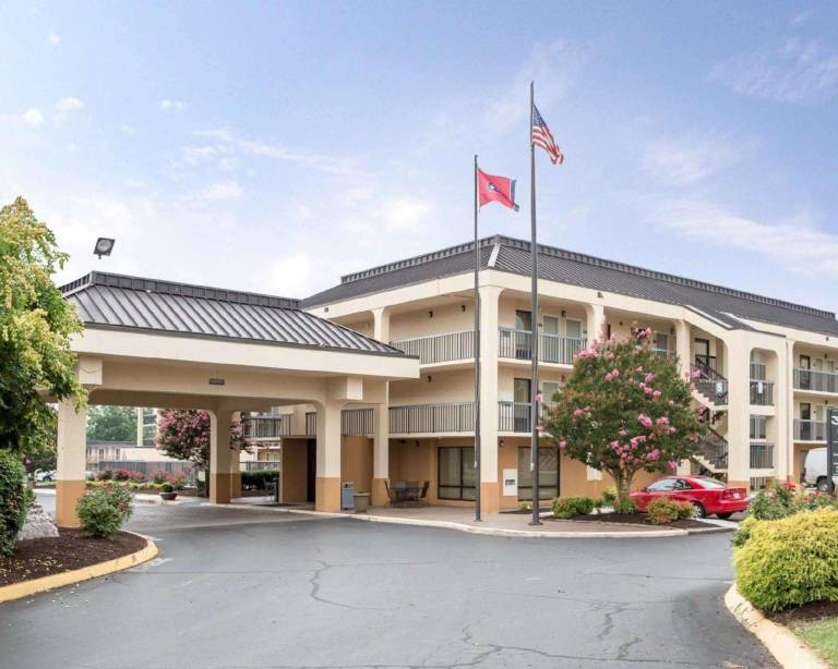 Quality Inn Merchants Drive in Powell, TN