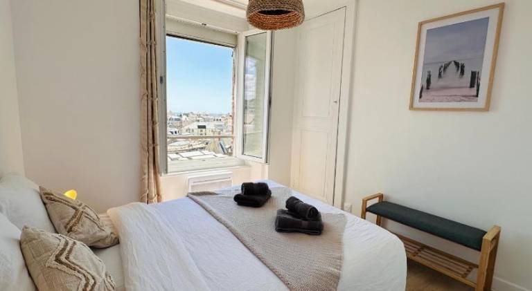 Apartment | Close to the beach | Pets allowed in Granville