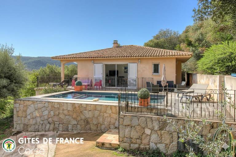 Charming gite with pool, terrace & yard | Mountain view | Pets allowed in Zonza