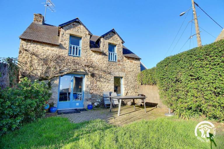 Gite with garden & patio | Sea view — photo 2