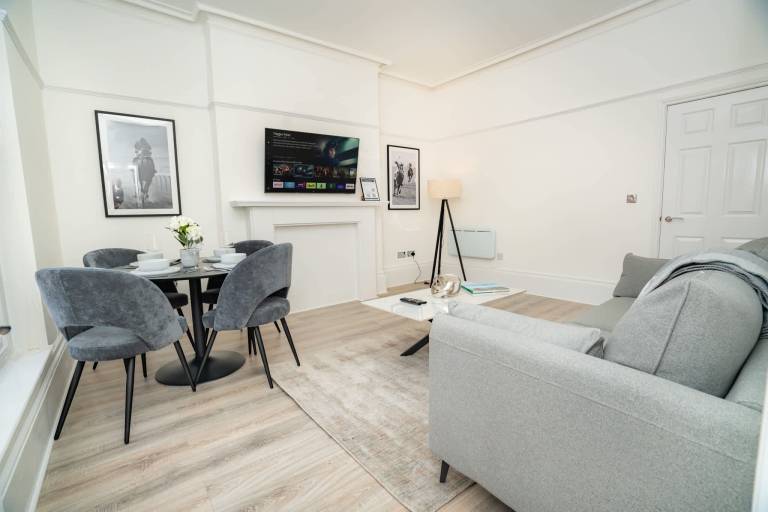 Apartment  Cheltenham
