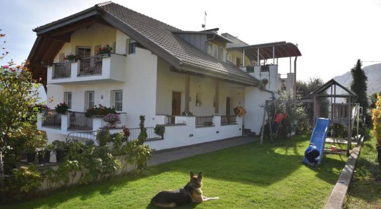 Rental apartment with terrace, garden & BBQ — photo 5