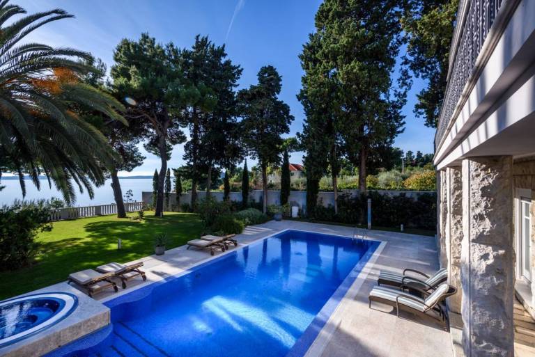 Luxury Seafront Villa Castello Split- Heated Pool in Split