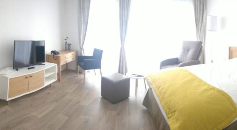 Serviced apartment with terrace, sauna & pool | Pets are welcome — photo 2