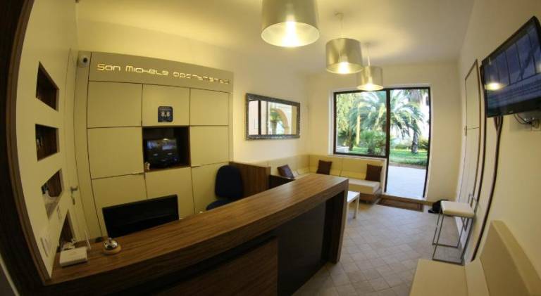 Beautiful serviced apartment with terrace, pool & garden | Pets allowed — photo 4