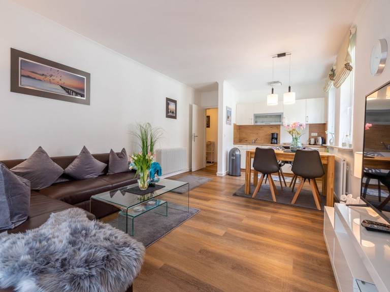Komfortplus Ferienwohnung mit 1 Schlafzimmer und Balkon im Obergeschoss in Binz