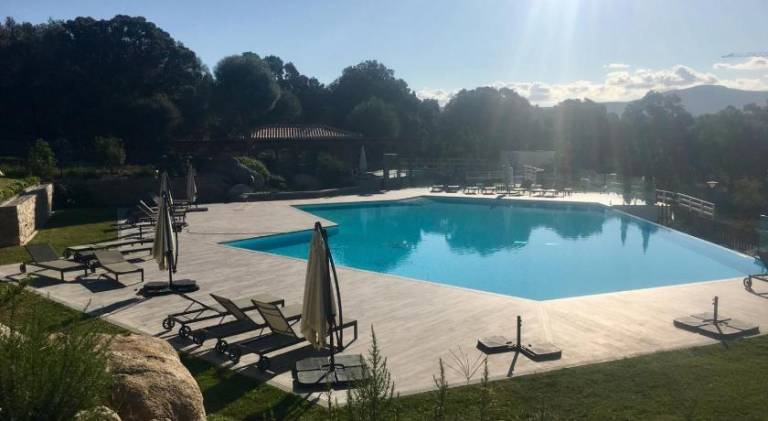 Holiday apartment with patio & pool — photo 2