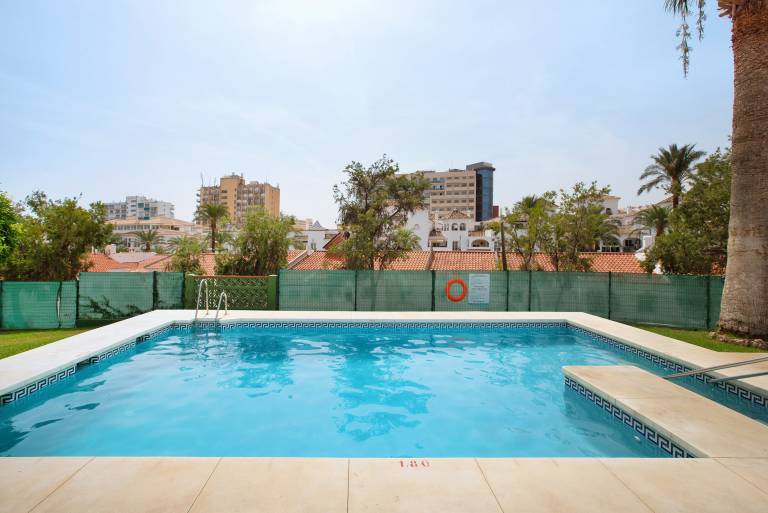 Holiday apartment with pool & patio | Garden view — photo 2