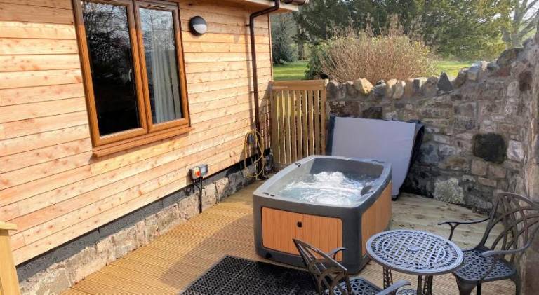 House with hot tub in Perth