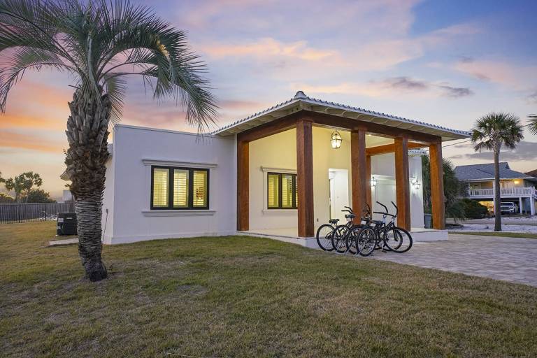 House with private pool, jacuzzi & BBQ | Beach view — photo 2