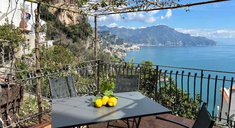 House with 2 rooms for 4 persons in Agerola