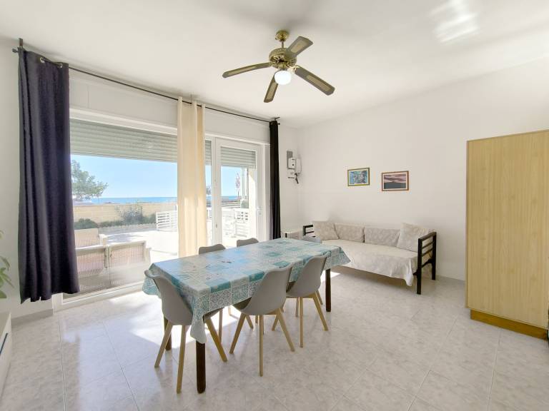 Charming holiday apartment with terrace, yard & barbeque | Sea view | Next to the beach | Pet-friendly — photo 4