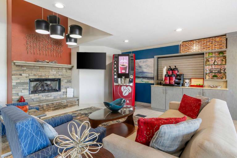 Best Western Plus Lake Lanier Gainesville Hotel & Suites — photo 2